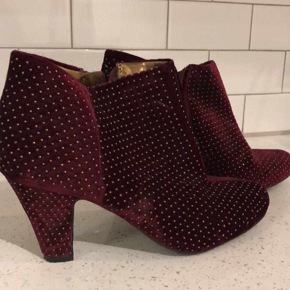 BCBG burgundy velvet booties with gold mini studs